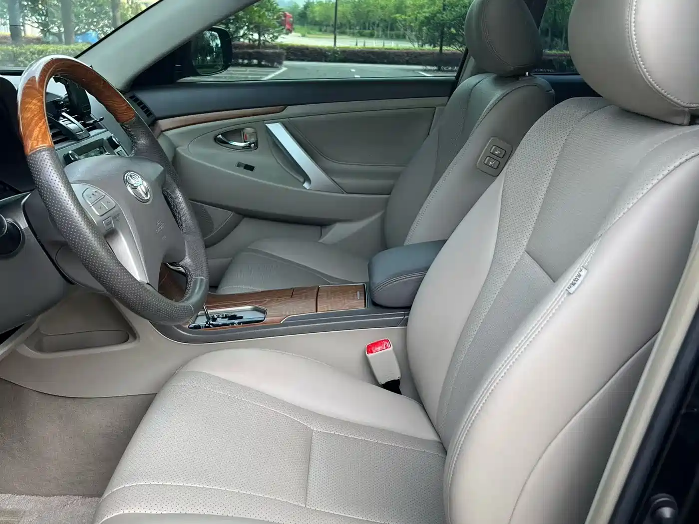 Toyota Camry 2011 240G Luxury Anniversary Edition фото 7