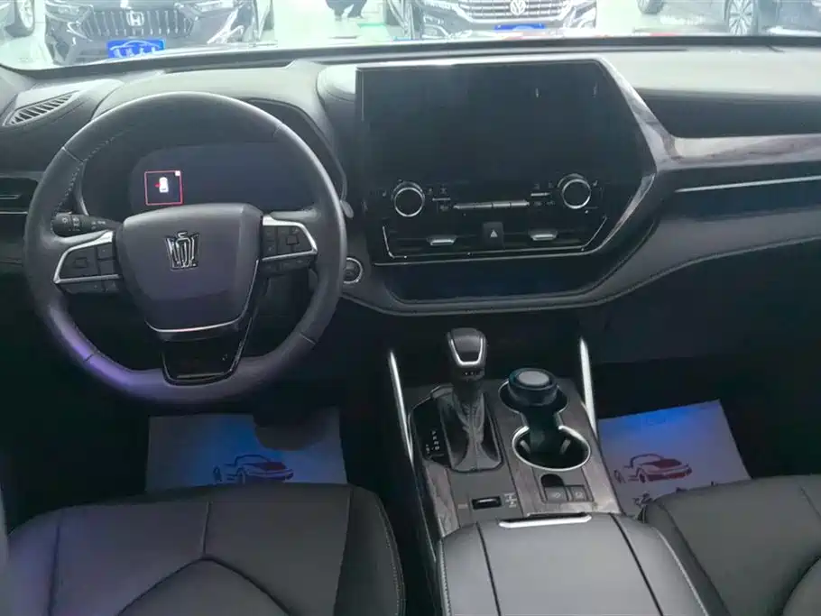 Toyota Crown Kluger 2024 2.5L HEV 4WD Premium Edition фото 12