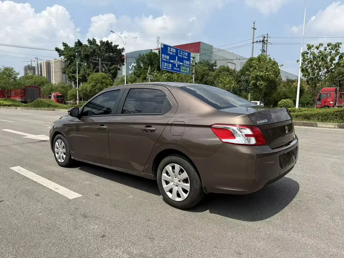 Peugeot 301 2016 1.6L Manual Comfort Edition фото 4