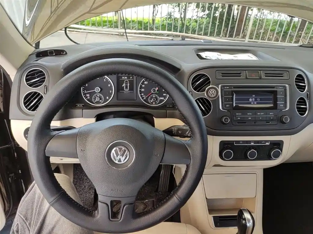 Volkswagen Tiguan 2015 1.8TSI Automatic 2WD Trendline фото 10