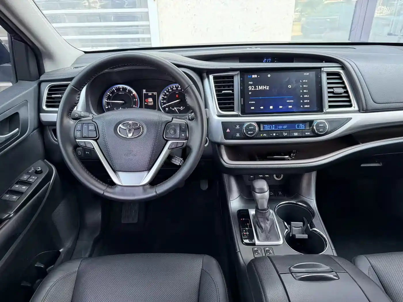 Toyota Highlander 2021 2.0T AWD Luxury 7-Seater фото 6