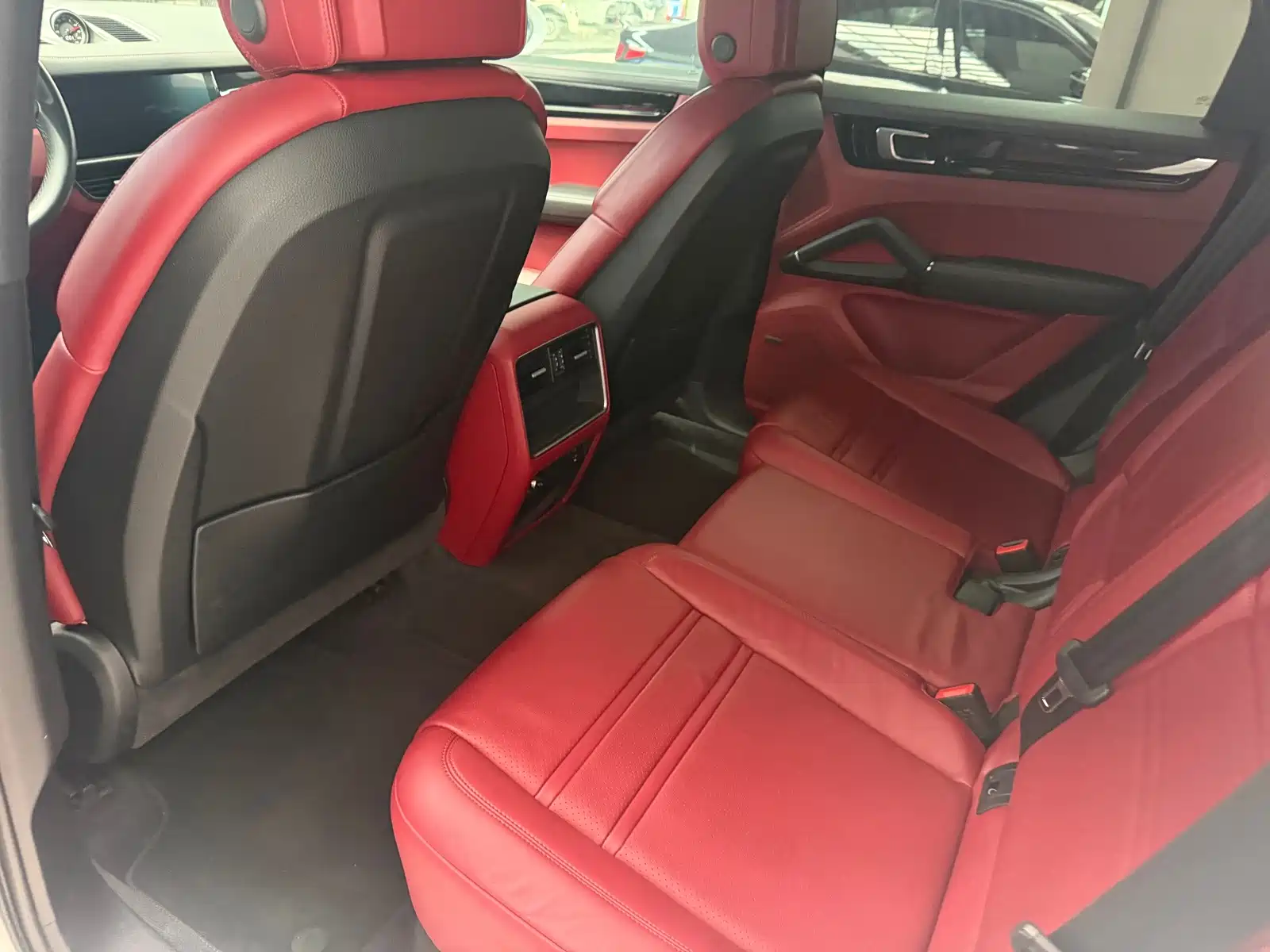 Фото 11 - Porsche Cayenne