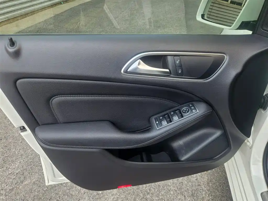 Mercedes-Benz B-Class 2019 B 200 Dynamic фото 15