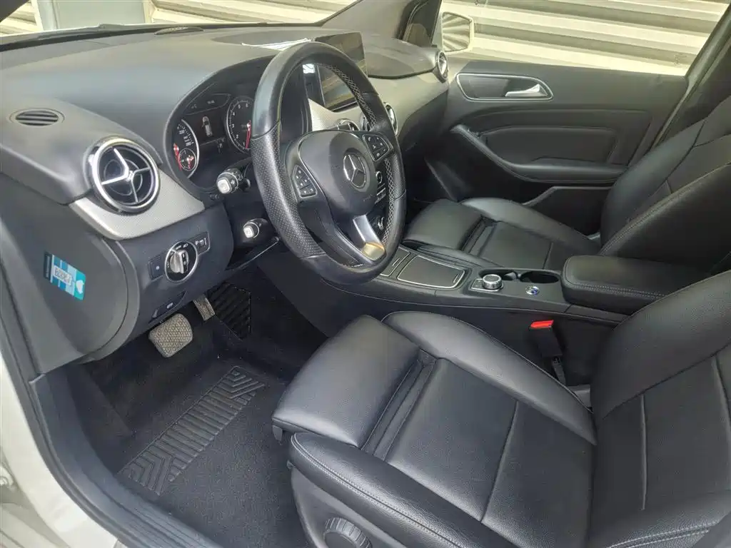 Mercedes-Benz B-Class 2019 B 200 Dynamic фото 6
