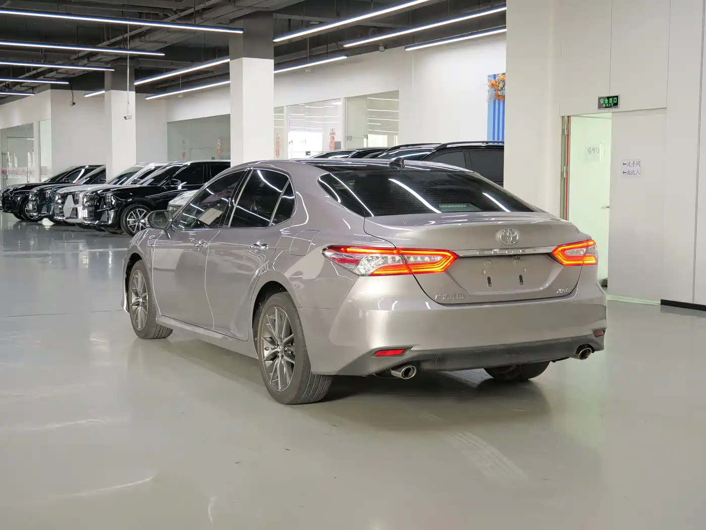 Toyota Camry 2021 2.5G Luxury Edition фото 7