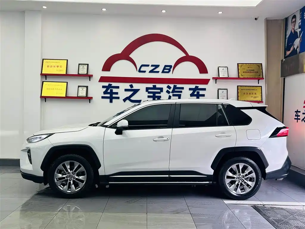 Toyota Wildlander 2021 2.0L CVT 2WD Luxury Edition фото 4