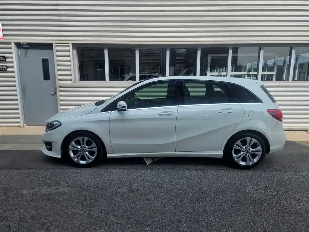 Mercedes-Benz B-Class 2019 B 200 Dynamic фото 3