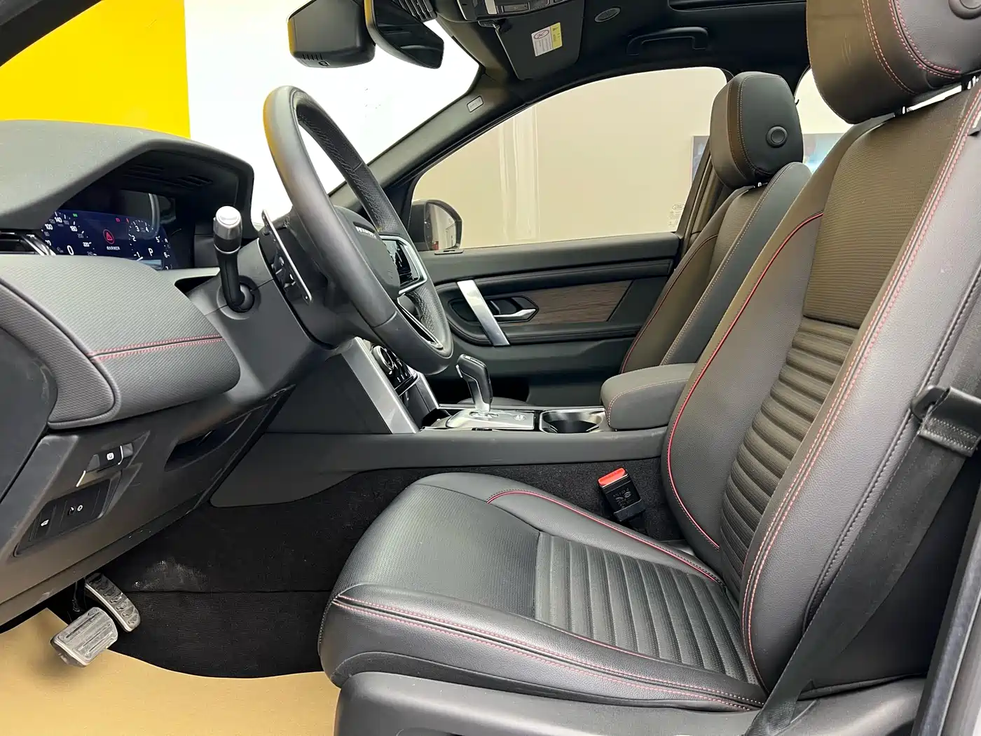 Land Rover Discovery Sport 2022 Model Facelift 249PS R-Dynamic SE Performance Tech Edition 5-seater фото 3