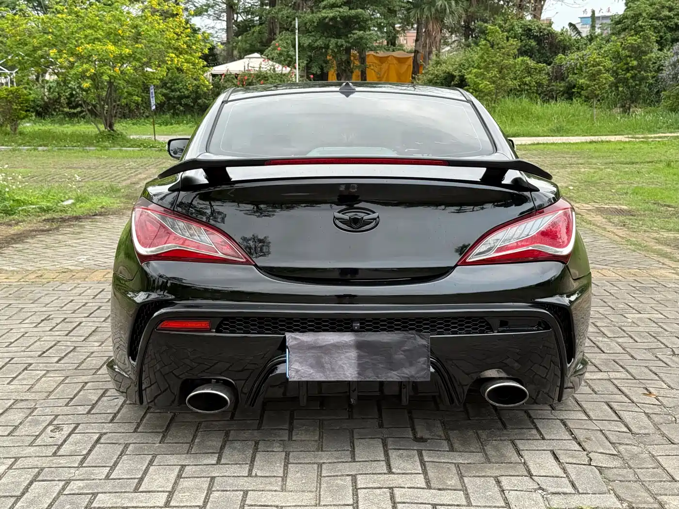 Hyundai Genesis Coupe 2012 2.0T Automatic Luxury Edition фото 5