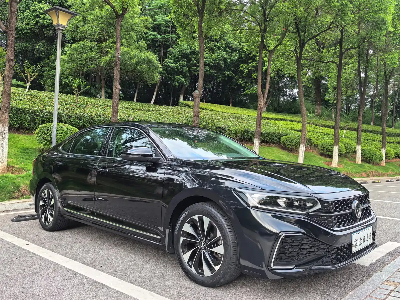 Volkswagen Passat 2022 330TSI Starlight Elite Edition фото 3