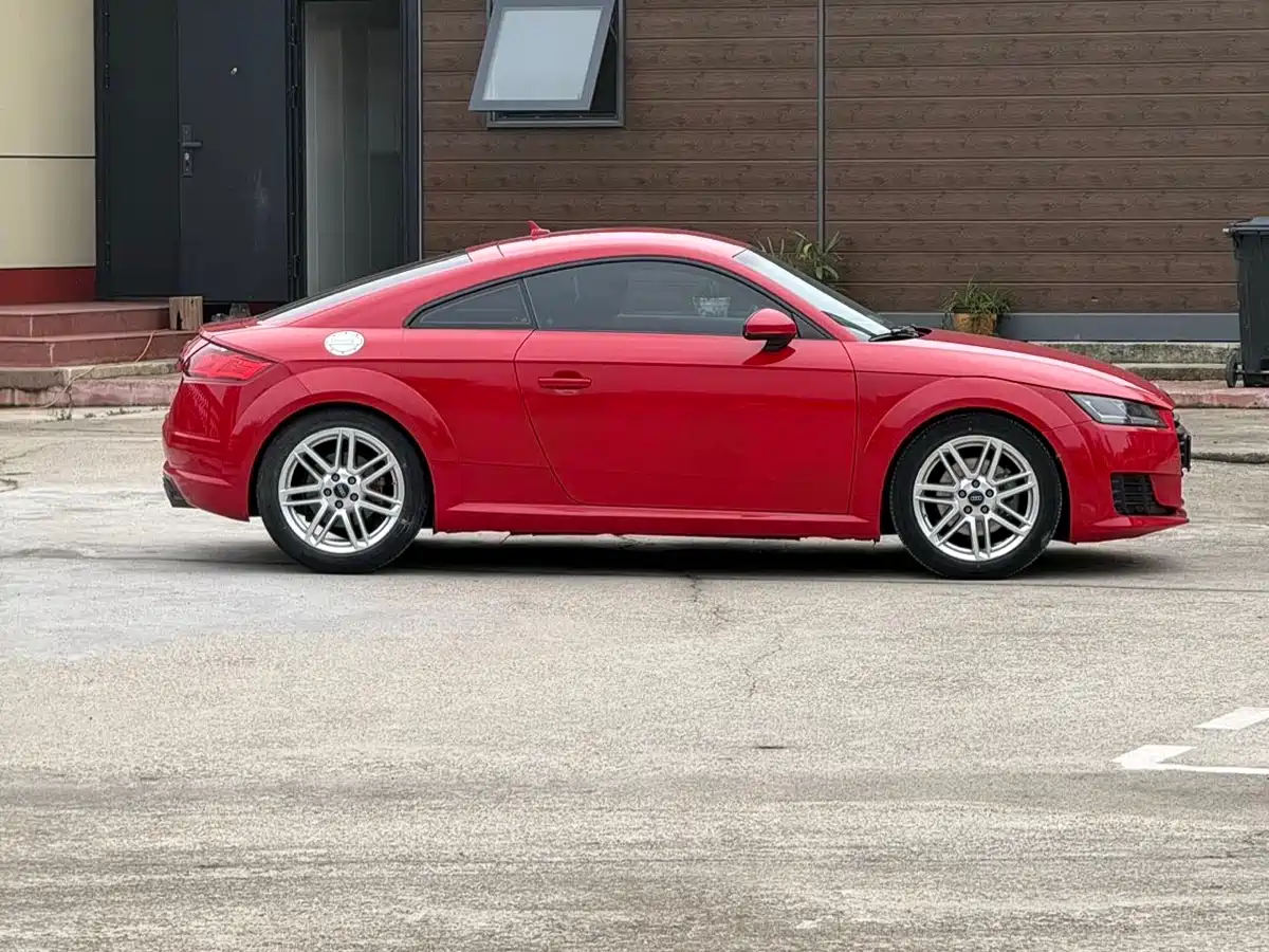 Audi TT 2015 TT Coupe 45 TFSI фото 3