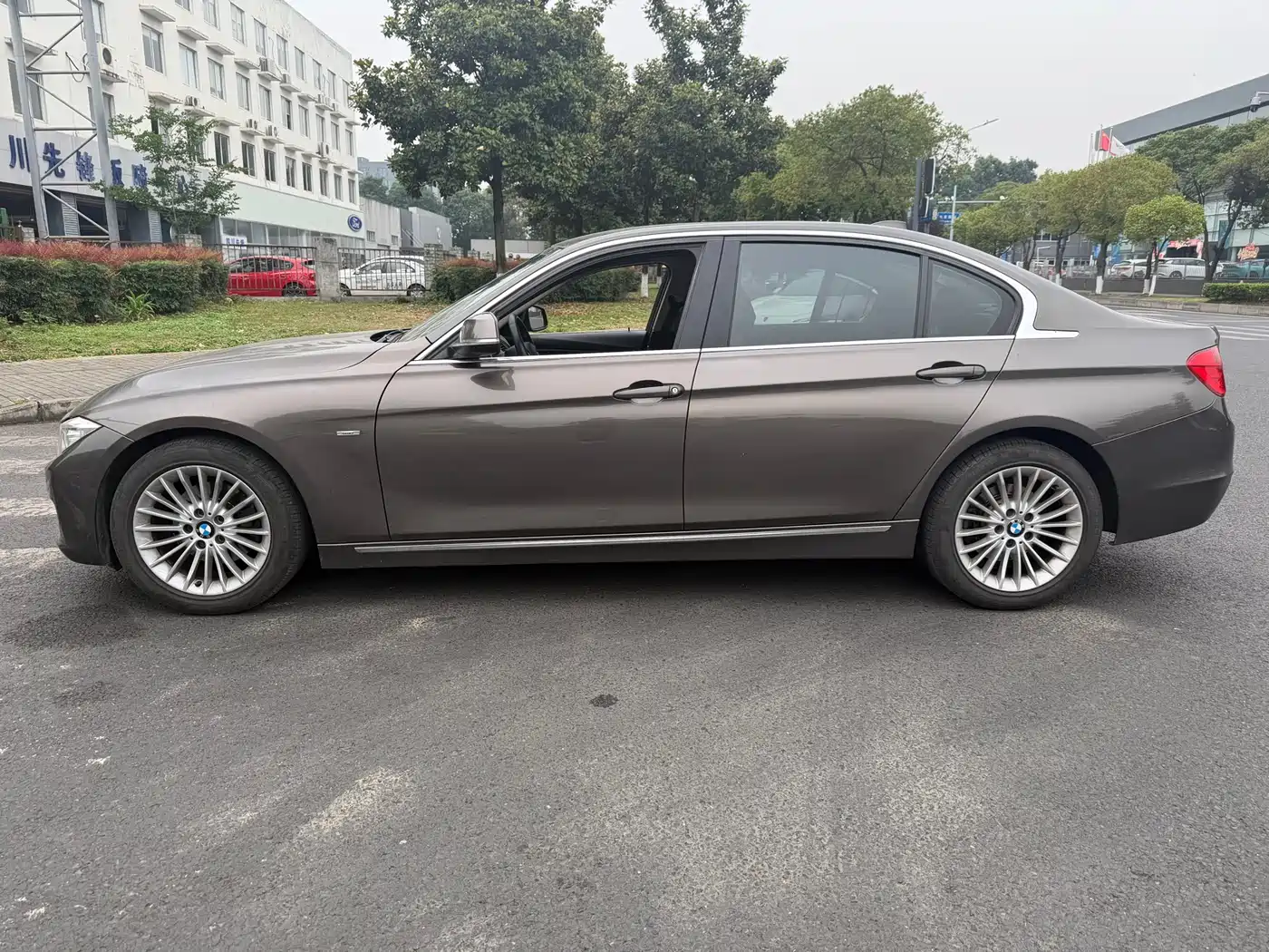 BMW 3 Series 2013 320Li Luxury Design Package фото 4