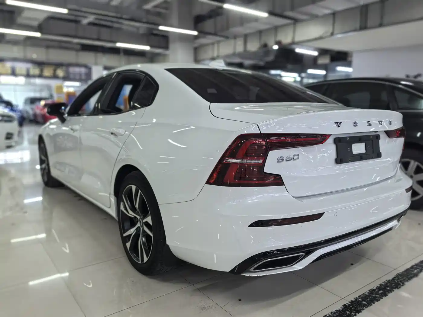 Фото 6 - Volvo S60