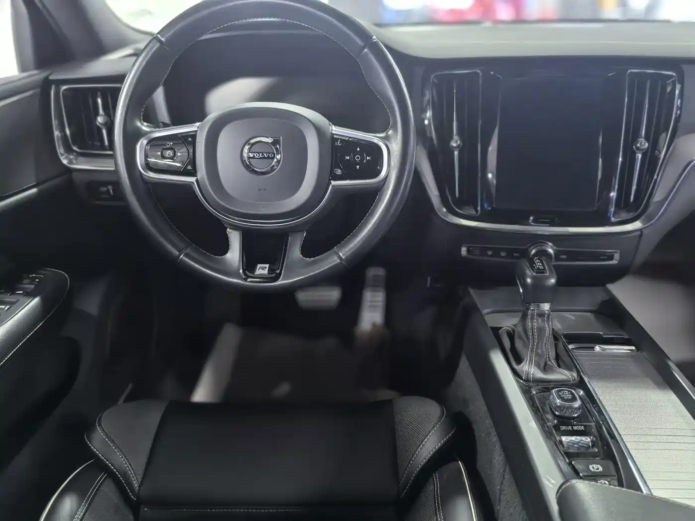 Фото 9 - Volvo S60