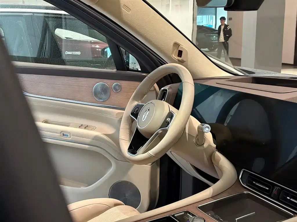 AITO Wenjie AITO M9 2025 Extended Range Ultra 52kWh 6-Seater фото 15