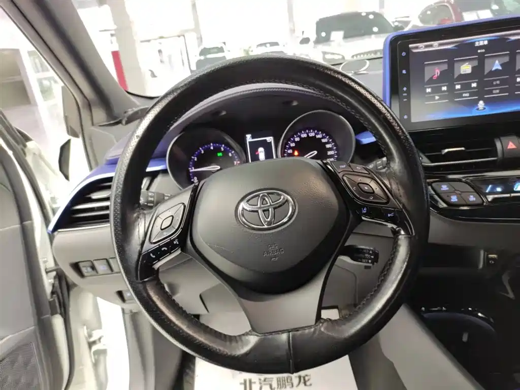 Toyota C-HR 2020 Model 2.0L Leading фото 9