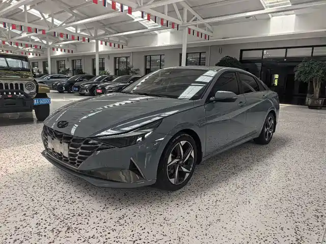 Hyundai Elantra 2022