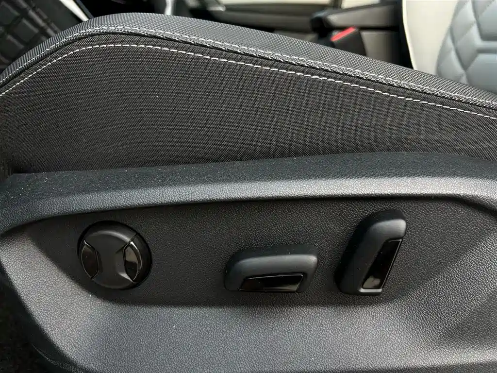 Volkswagen Tayron 2023 280TSI 2WD Luxury Plus Advanced Edition фото 12
