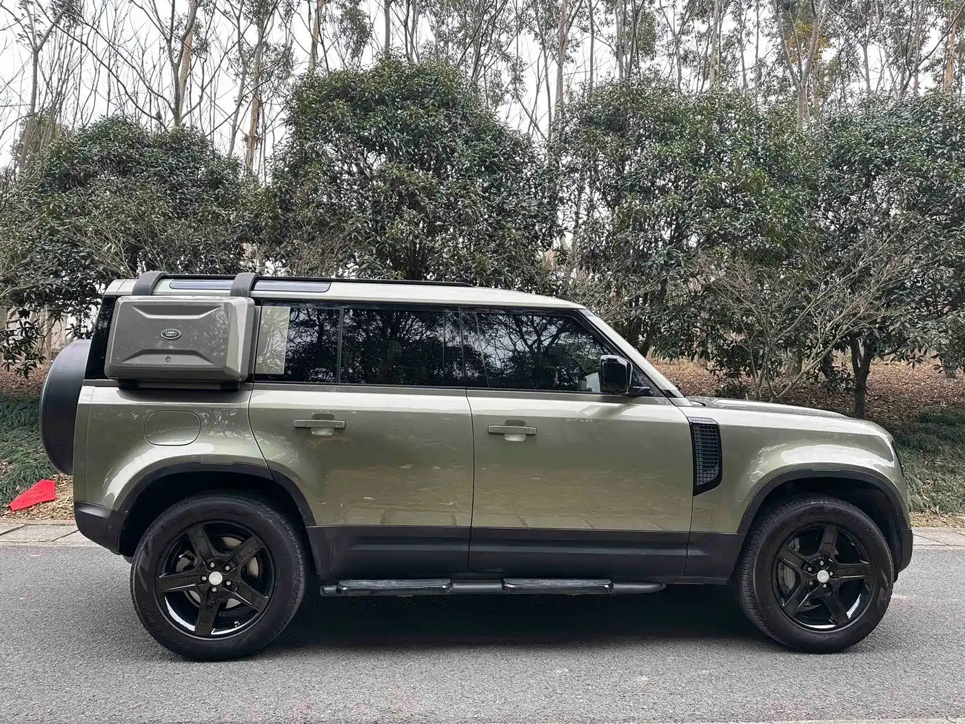 Фото 8 - Land Rover Defender