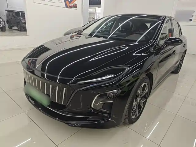 Hongqi E-QM5 2024