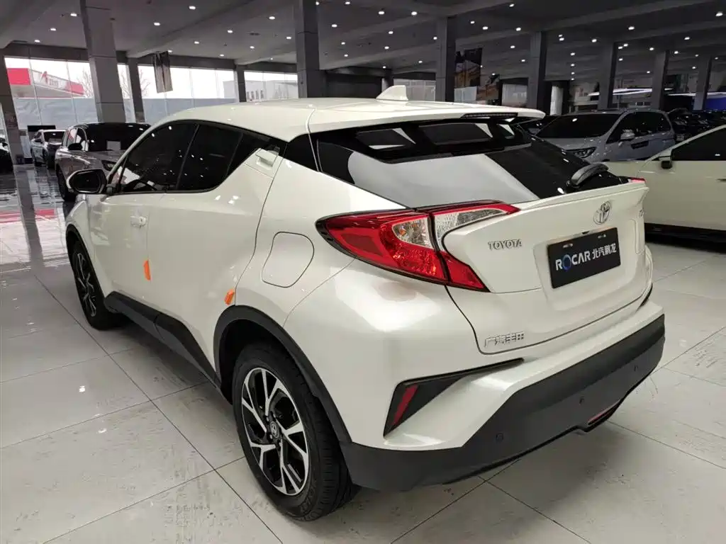 Toyota C-HR 2020 Model 2.0L Leading фото 29