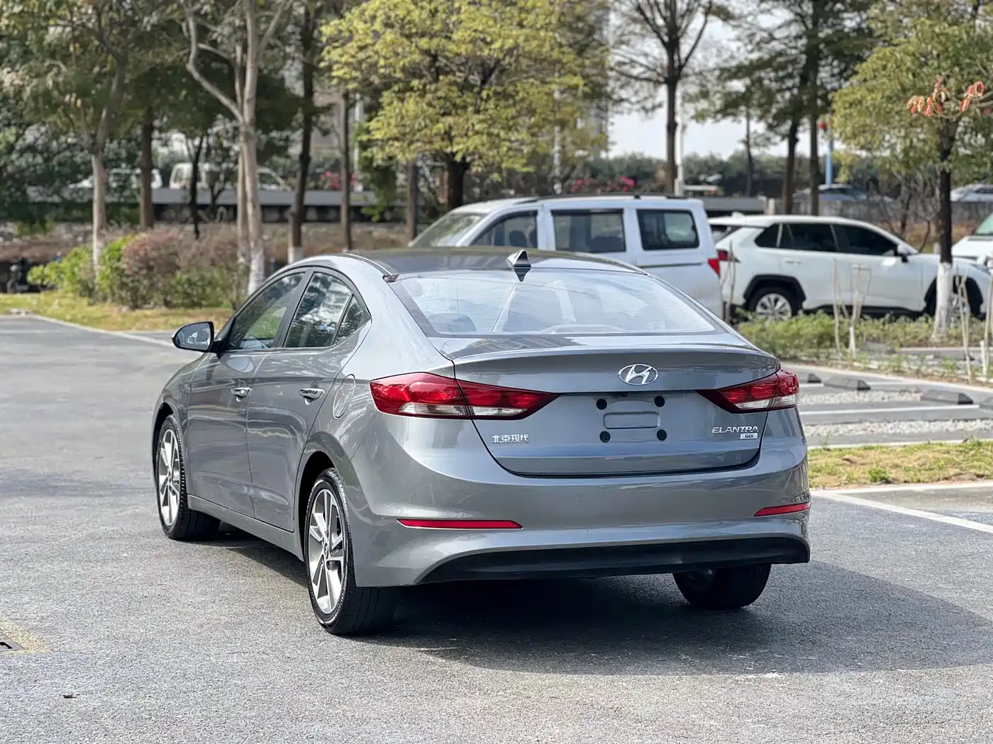 Hyundai Elantra 2016 Model 1.6L Automatic Smart Elite фото 4