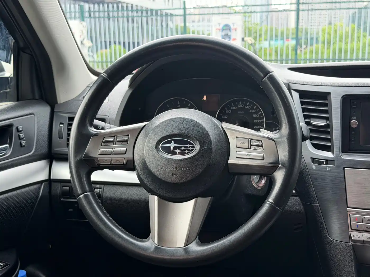 Subaru Legacy 2010 2.0i Luxury Wagon фото 7