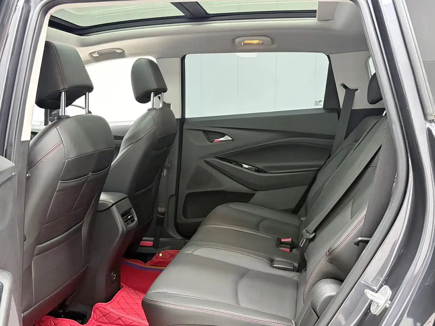 Chevrolet Volando 2023 2020 Mild Hybrid Redline 530T Automatic Premium Edition (5+2 seater)