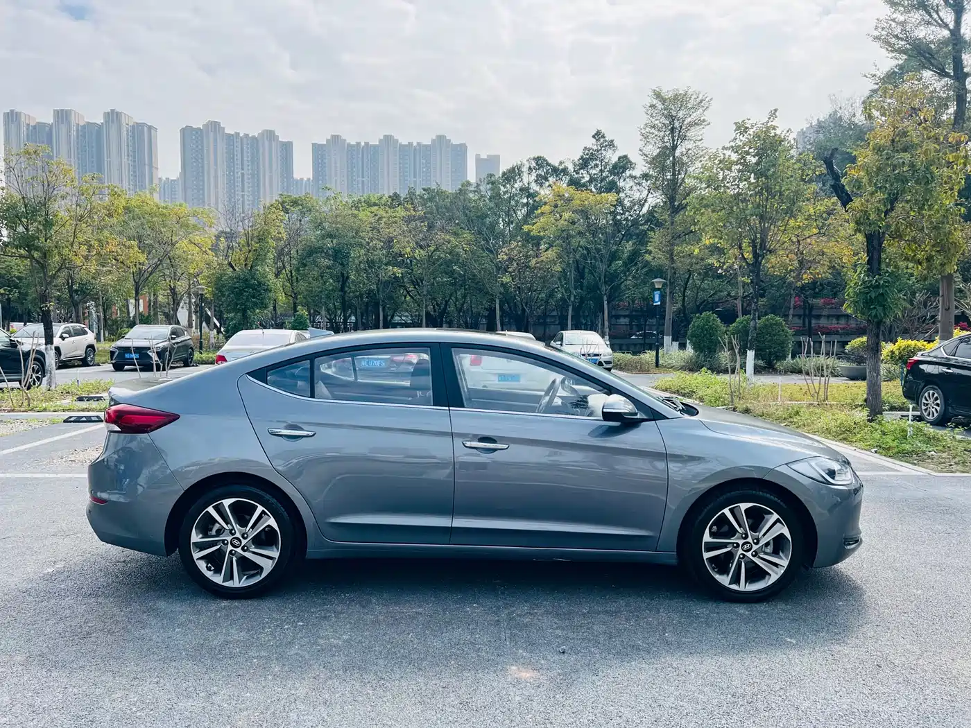 Hyundai Elantra 2016 Model 1.6L Automatic Smart Elite фото 8
