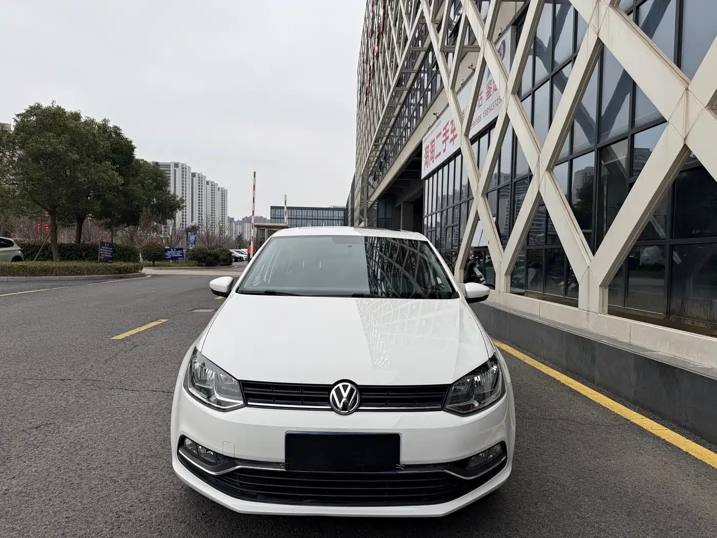 Volkswagen Polo 2016 1.6L Automatic Comfort фото 2