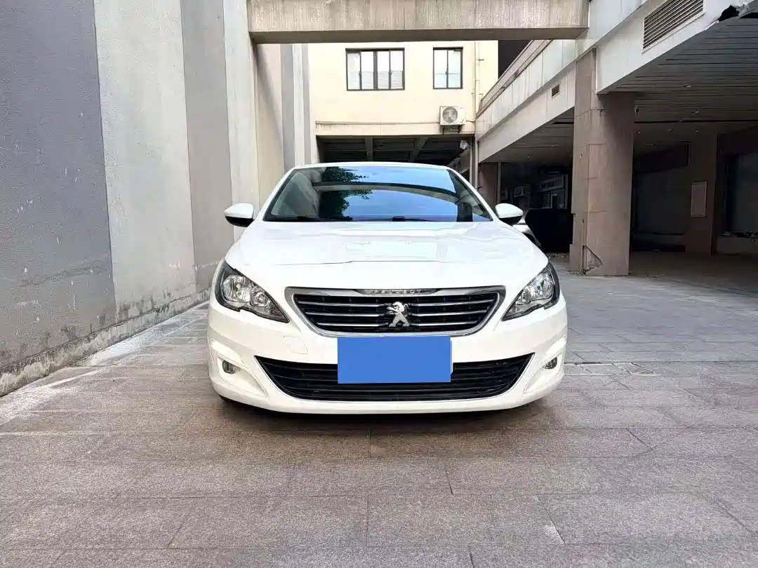 Peugeot 408 2016 1.6T Automatic Luxury Edition фото 3