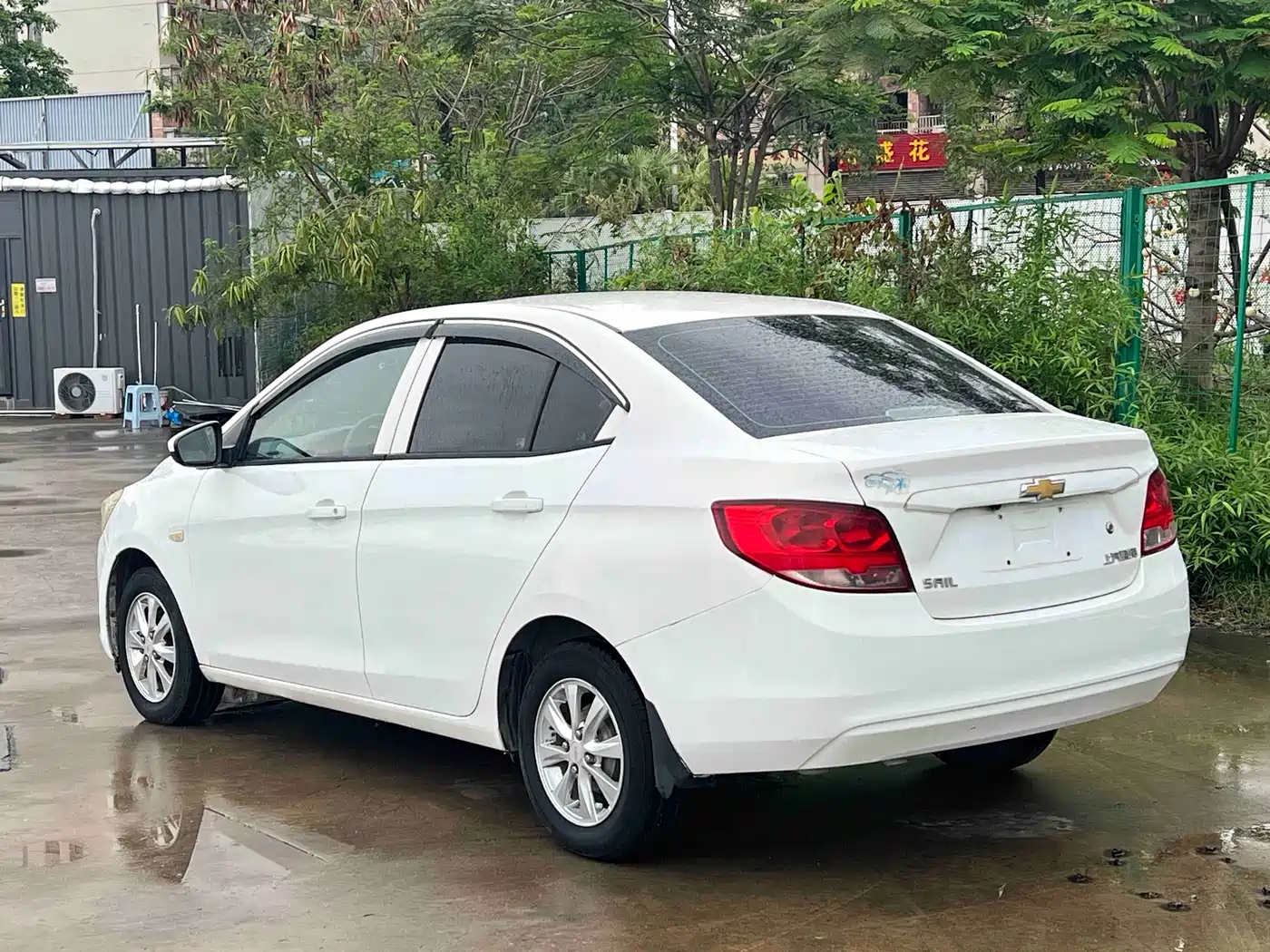 Chevrolet Sail 2016 Sail 3 1.3L Manual Comfort Sunroof Edition фото 4