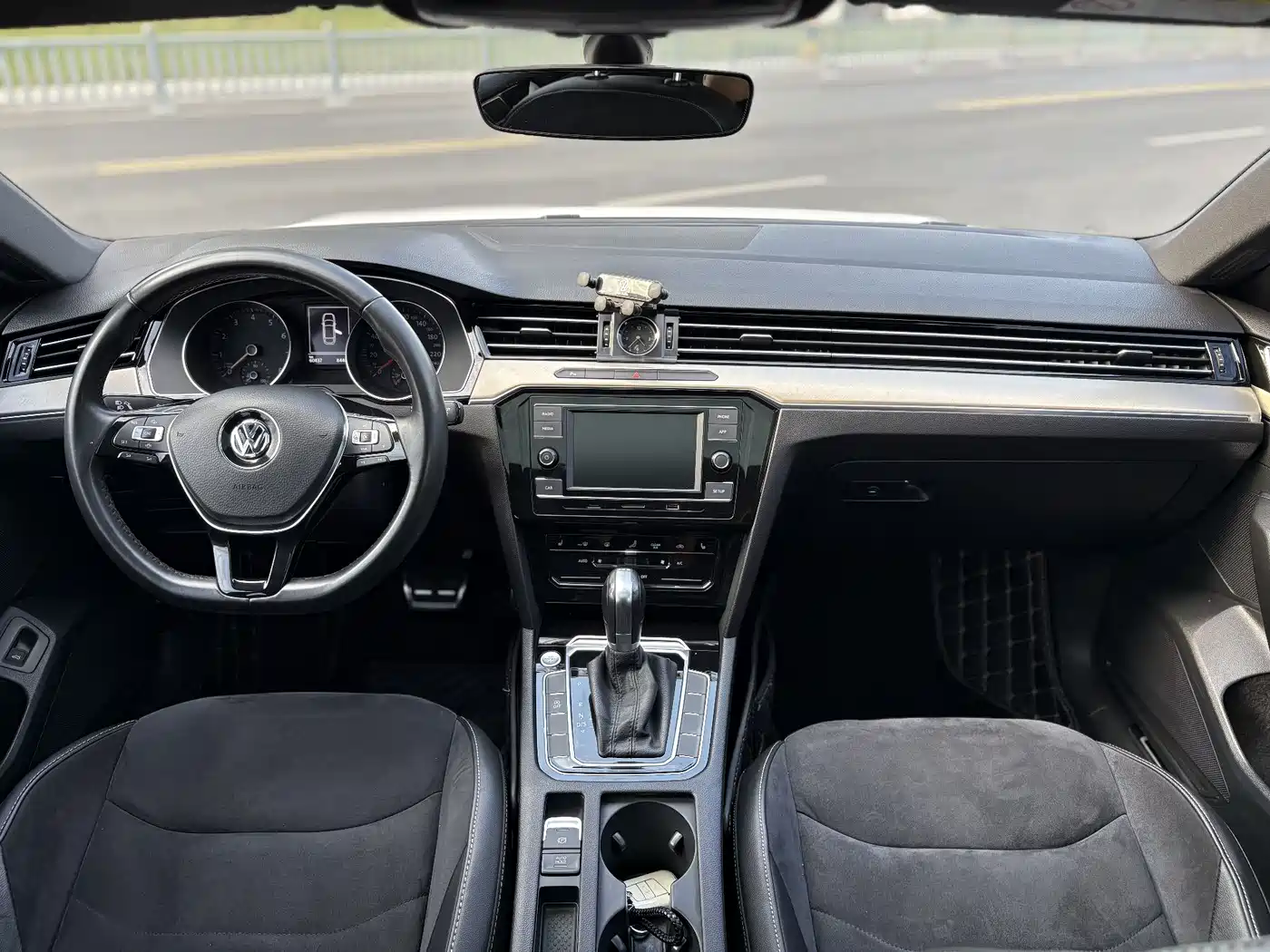 Volkswagen FAW-Volkswagen CC 2020 330TSI Elegance Version China VI фото 7