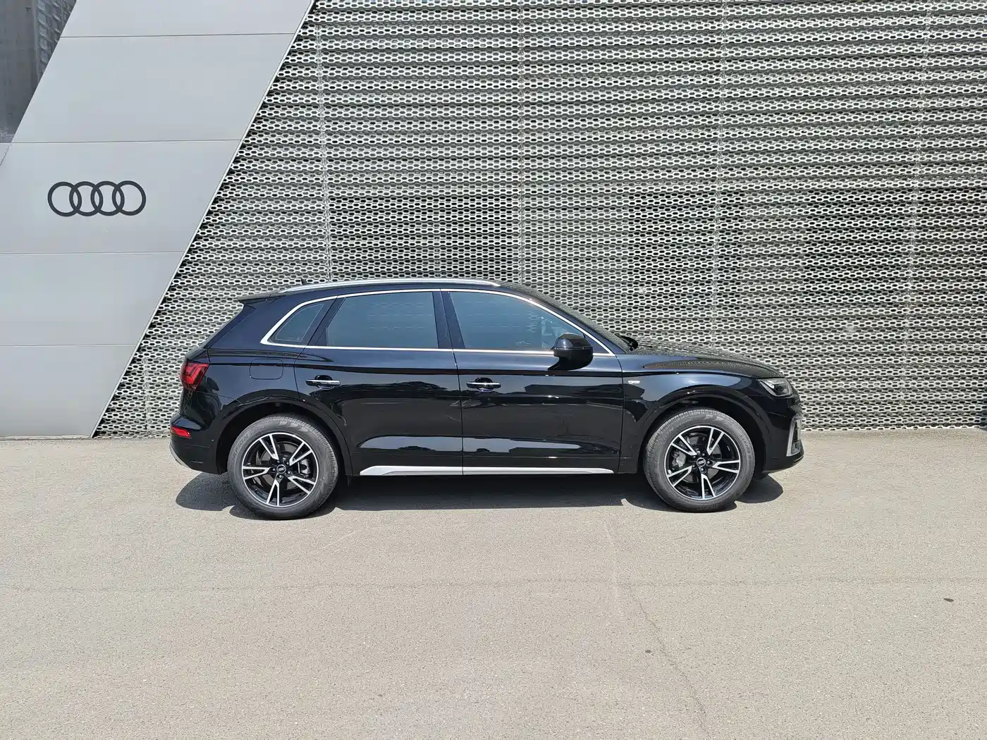 Audi Q5L 2025 40 TFSI Fashion Dynamic фото 2