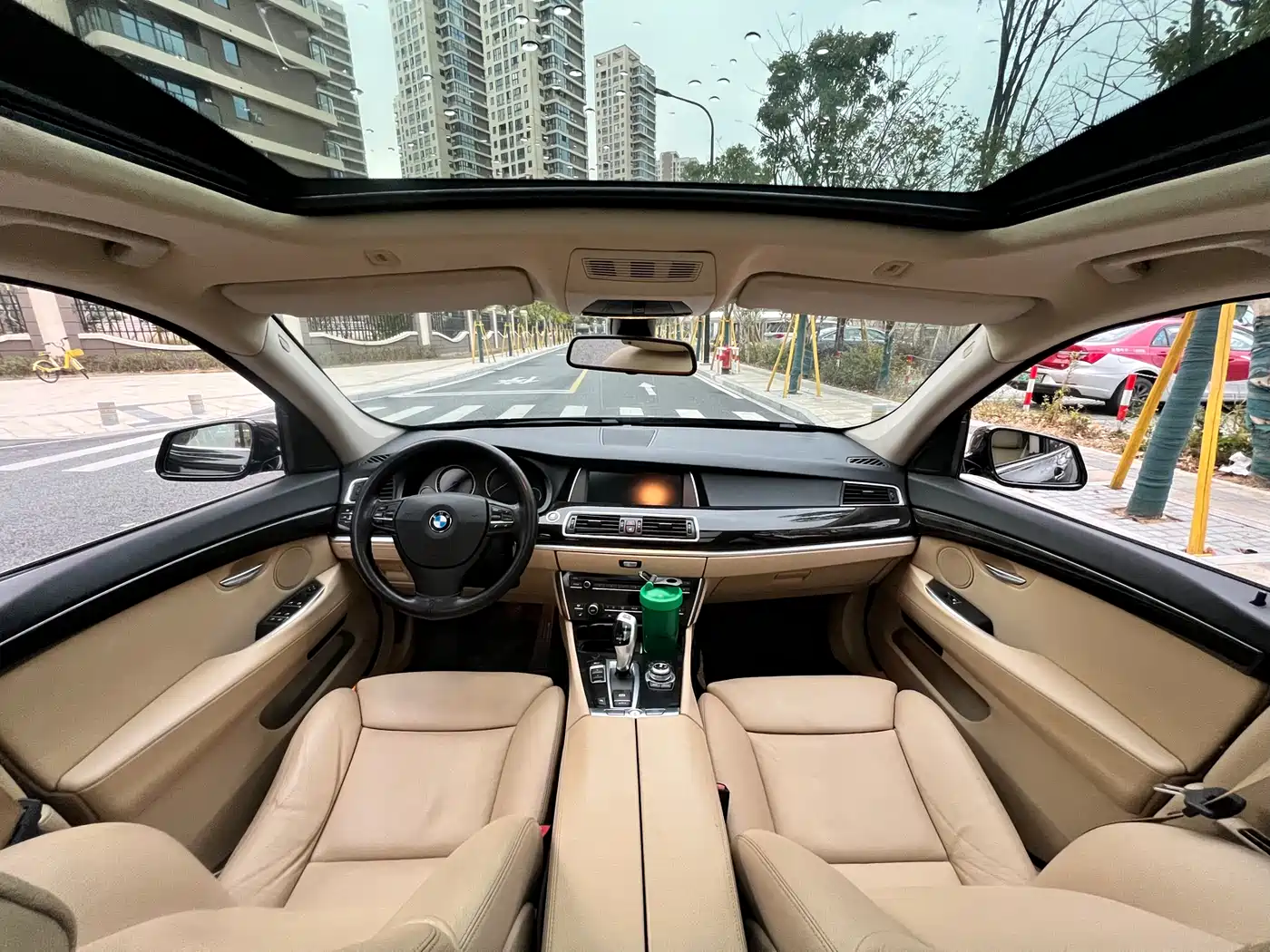 BMW 5 Series GT 2011 535i xDrive Luxury Model фото 10