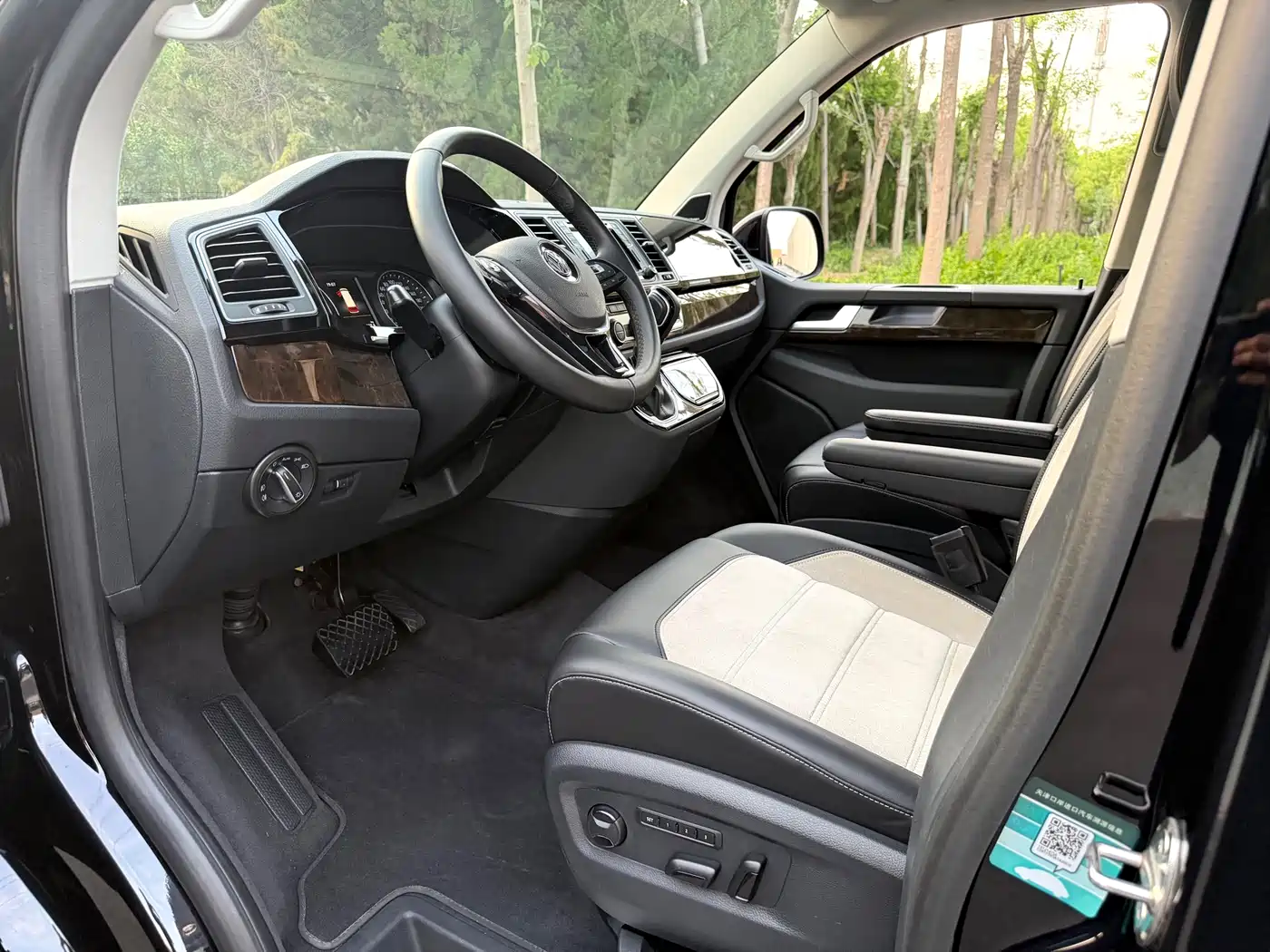 Volkswagen Multivan 2019 2.0TSI 4WD Premium 7-seater фото 8