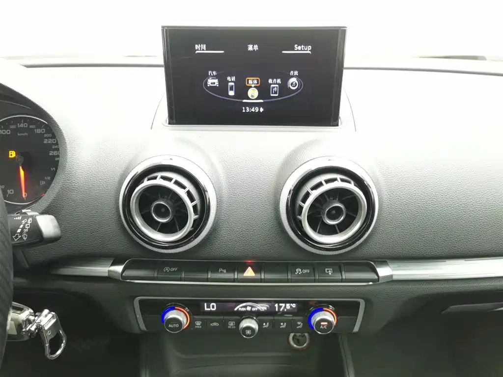 Audi A3 2016 Sportback 35 TFSI Style фото 12