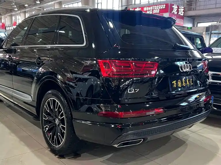 Audi Q7 2019 55 TFSI Technology фото 5
