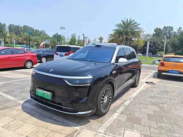 AITO Wenjie AITO M8 2025