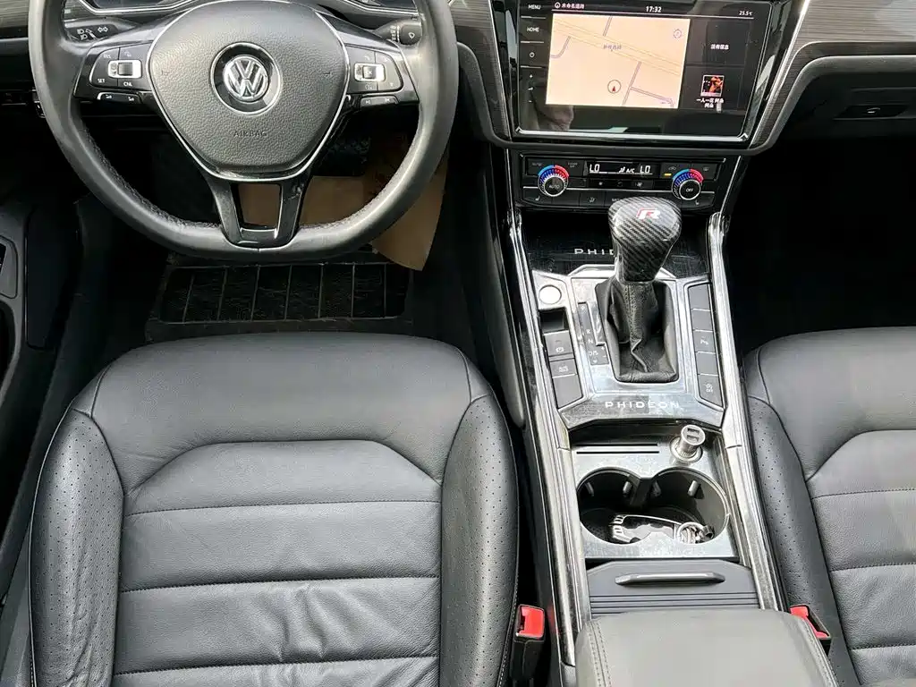 Volkswagen Phideon 2018 Facelift 380TSI FWD Business фото 3
