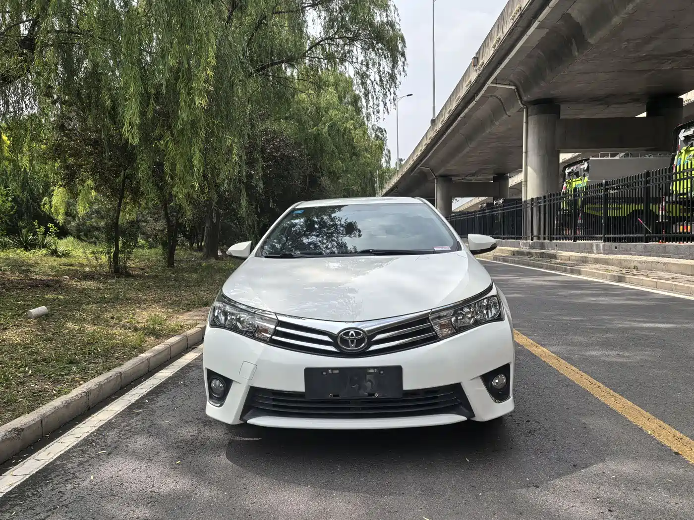 Toyota Corolla 2017 Facelift 1.6L S-CVT GL фото 2