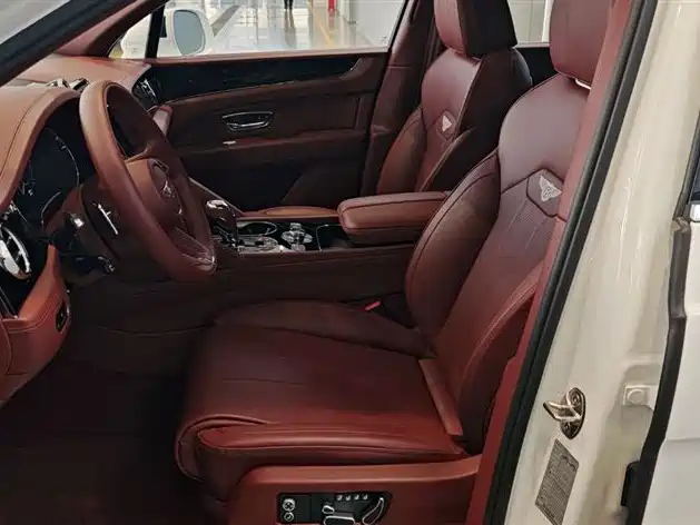Bentley Bentayga 2024 4.0T V8 Long Wheelbase фото 7