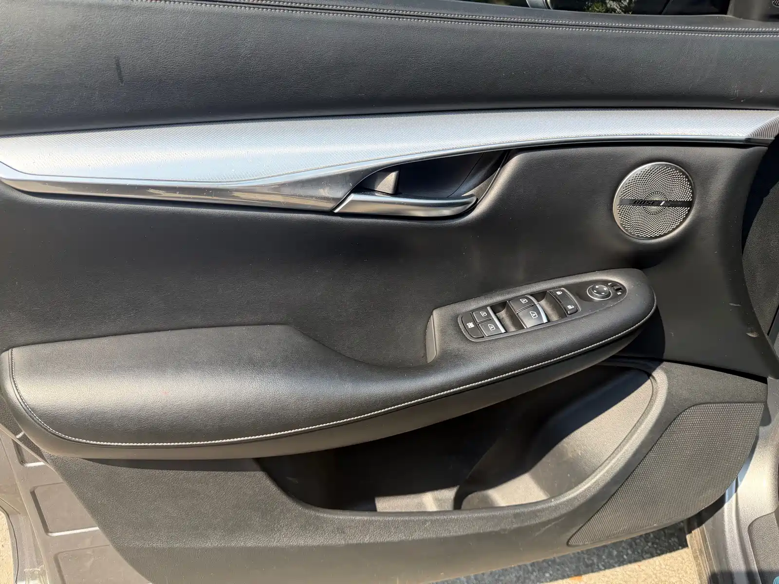 Photo 9 - Infiniti QX50