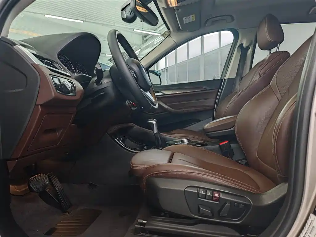 BMW X1 2019 xDrive20Li Luxury Model фото 17