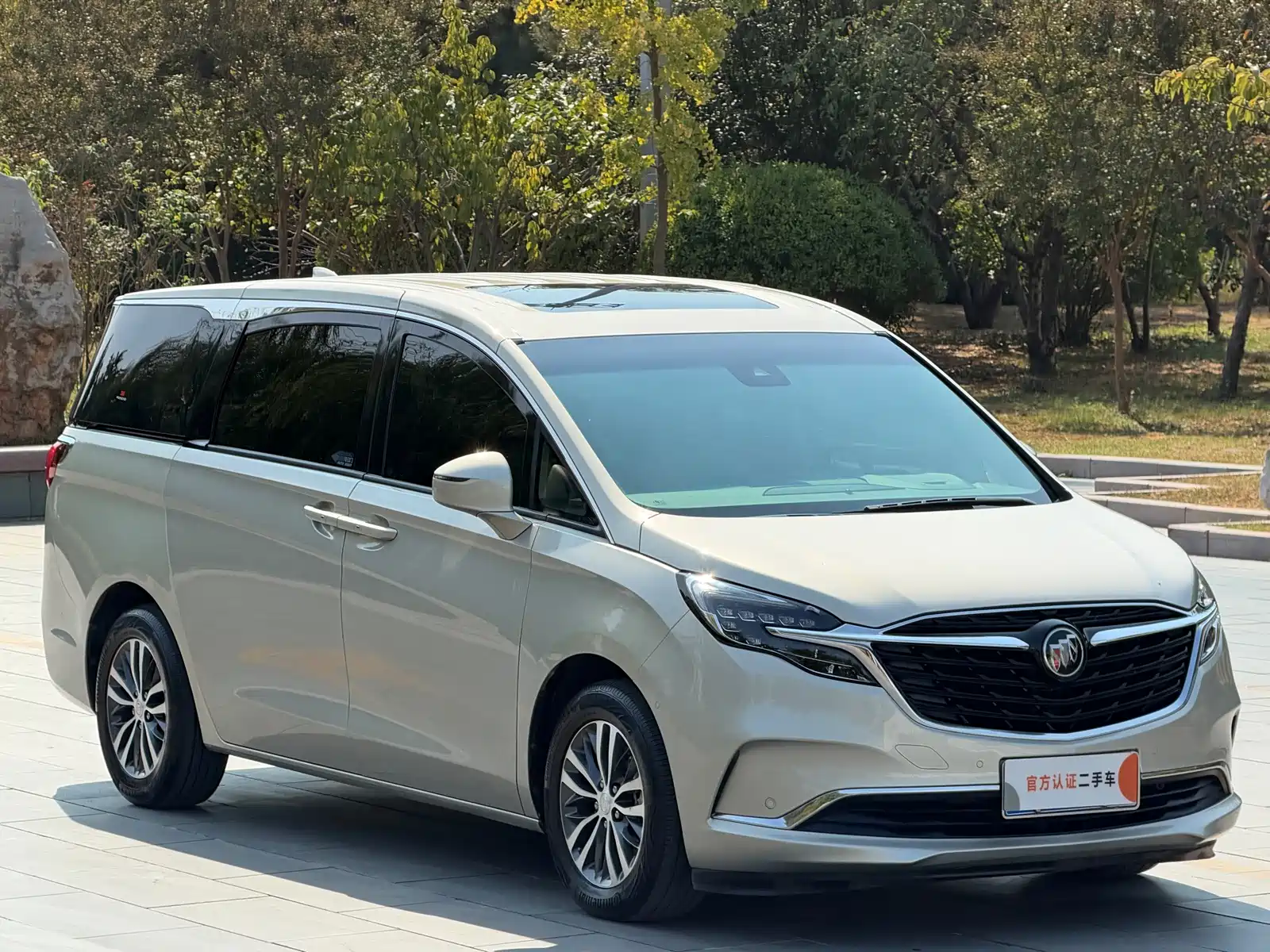 Фото 3 - Buick GL8