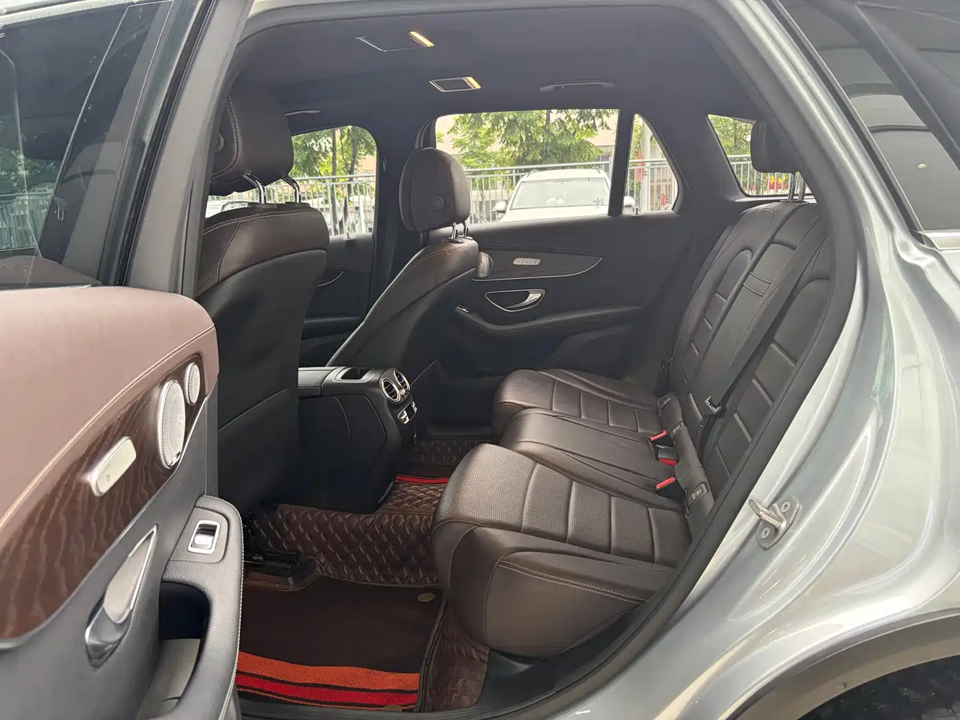 Mercedes-Benz GLC 2020 Facelift GLC 260 L 4MATIC Luxury фото 4