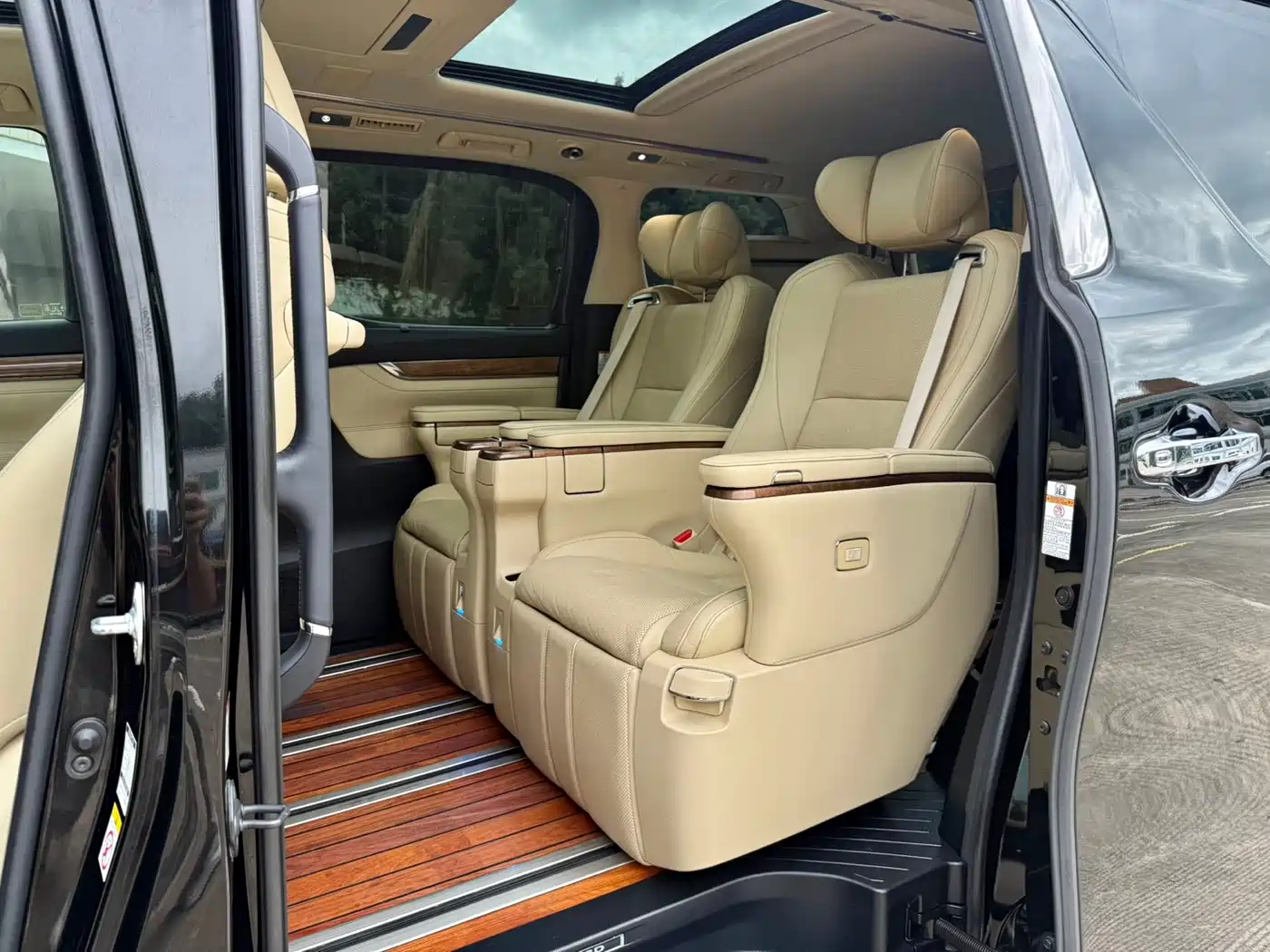 Toyota Alphard 2018 3.5L Premium фото 7