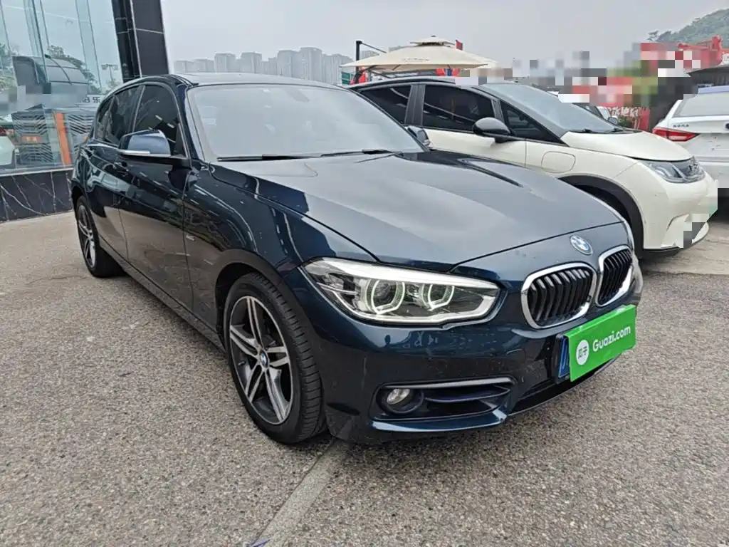 Photo 4 - BMW 1 Series (Import)