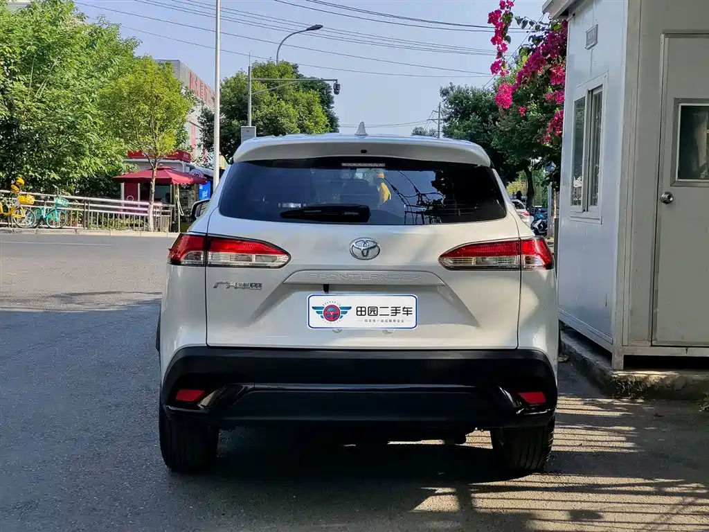 Toyota Wildlander 2022 2.0L CVT FWD Luxury Edition фото 5