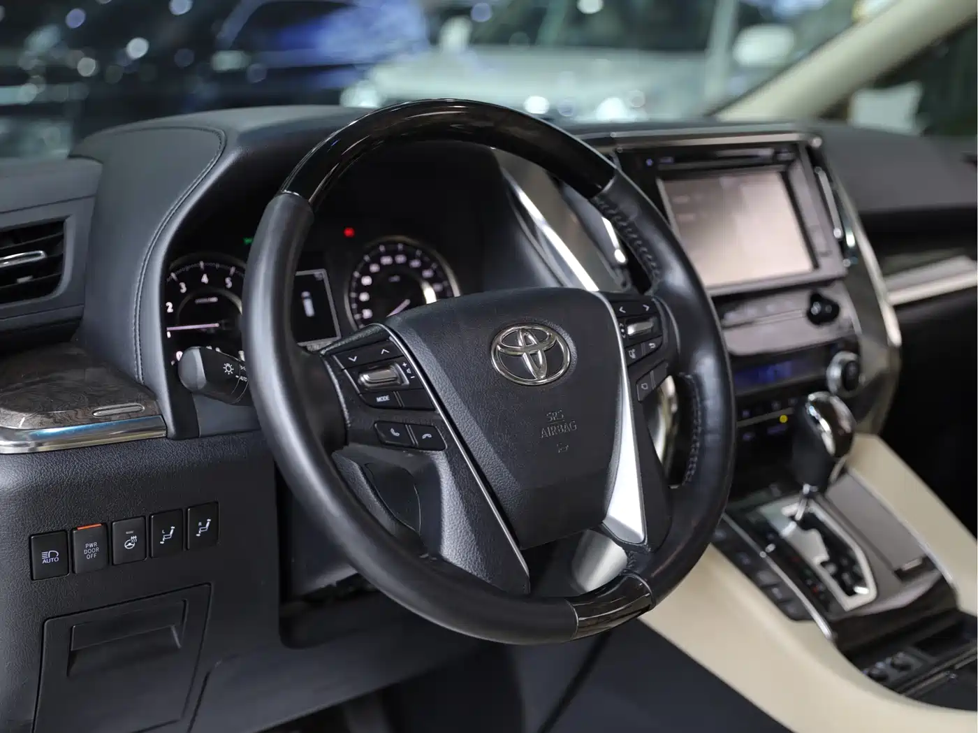 Toyota Alphard 2018 Facelift 3.5L Premium Edition фото 8